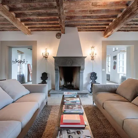 Villa Palazzo Giusti, Understated Luxury With A Welcoming Ambience On The Hills Of Lucca Pescaglia