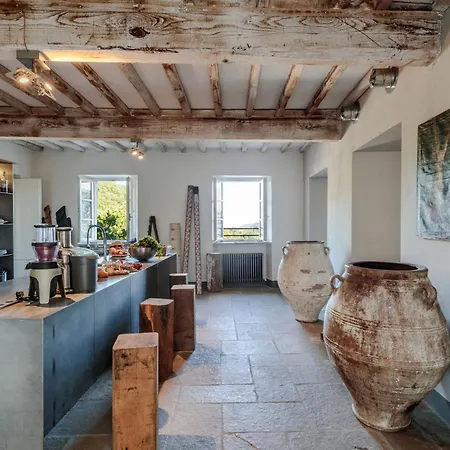 Palazzo Giusti, Understated Luxury With A Welcoming Ambience On The Hills Of Lucca