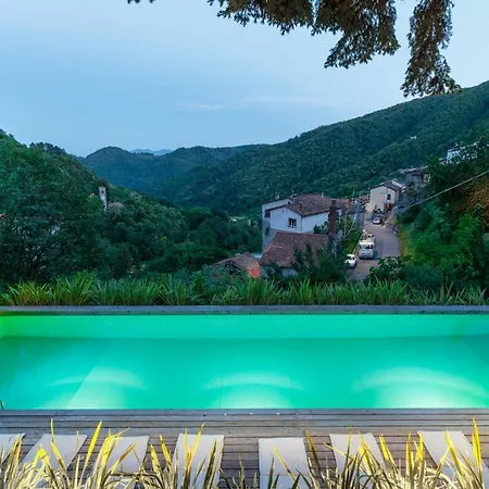 Palazzo Giusti, Understated Luxury With A Welcoming Ambience On The Hills Of Lucca ヴィラ