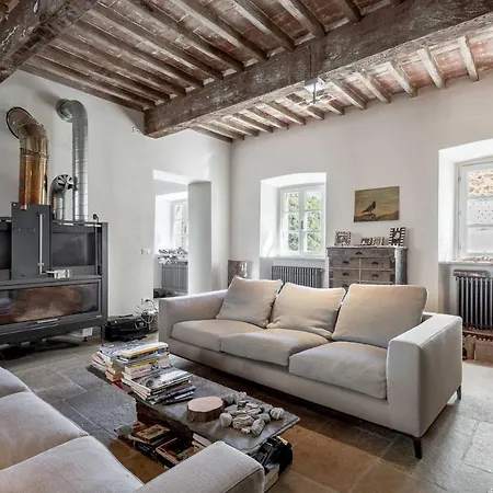 Palazzo Giusti, Understated Luxury With A Welcoming Ambience On The Hills Of Lucca Pescaglia