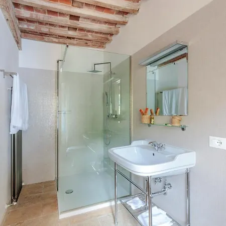 ヴィラ Palazzo Giusti, Understated Luxury With A Welcoming Ambience On The Hills Of Lucca Pescaglia