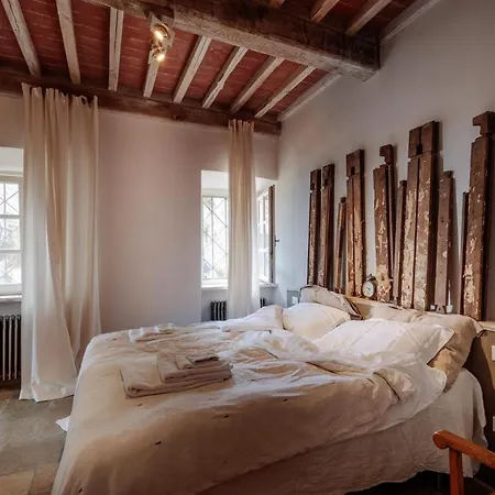 Palazzo Giusti, Understated Luxury With A Welcoming Ambience On The Hills Of Lucca *