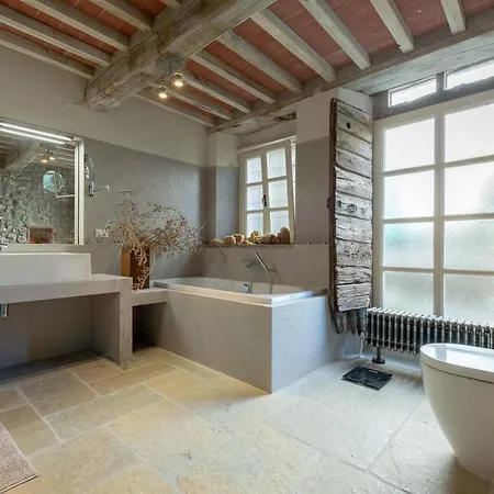 Palazzo Giusti, Understated Luxury With A Welcoming Ambience On The Hills Of Lucca *
