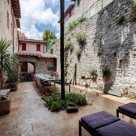 Palazzo Giusti, Understated Luxury With A Welcoming Ambience On The Hills Of Lucca Pescaglia