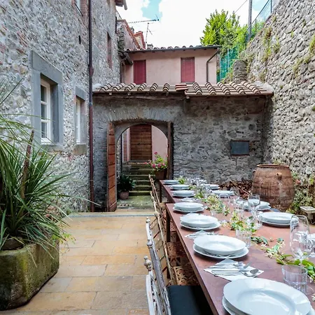 Palazzo Giusti, Understated Luxury With A Welcoming Ambience On The Hills Of Lucca *